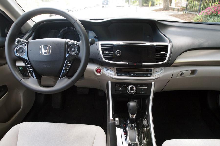  Honda Accord Plug-In Hybrid 2014 года  (фото 98 из 109)